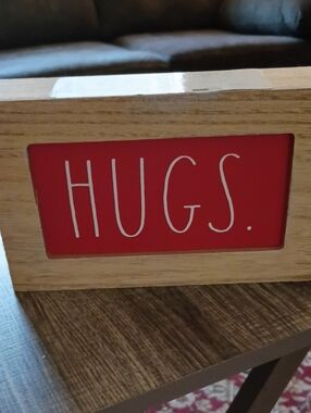 Rae Dunn HUGS Wood Accent Sign - Red & Natural